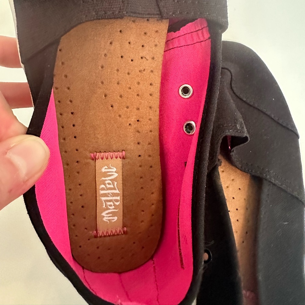 NWOT Casual Black Sneakers Mad Paw slip-on canvas 10 memory foam slides pink - Picture 4 of 14